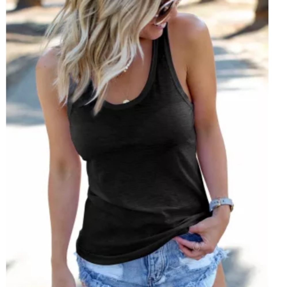 New boutique basic tank White 2x  available - Picture 11 of 16